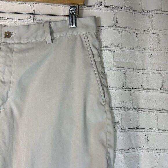 Nike Golf Tour Performance Khaki Mens Dri Fit Shorts size 36 Polyester LOOK - Picture 2 of 8